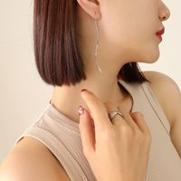 Douyin Gleiche Persönlichkeit Mode S Facelift Ing All-match-ohrfäden Titan Stahl Roségold Material Quaste Koreanische Trend Ohrringe sku image 1