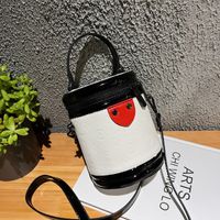 New Fashion Geometric Embossed Messenger Bucket Small Bag 13*16*11cm main image 1