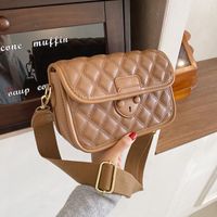 New Rhombus Embossed Solid Color Wide-band Messenger Small Square Bag 23*6*16cm main image 2