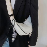 Simple Solid Color Messenger Bag Female Spring Simple Dumpling Bag 31*15*7cm main image 5