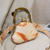 2022 Hiver Nouvelle Mode Coquille Forme Tie-dye Messenger Sac De Soirée 16*12*6cm main image 3