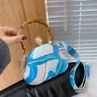 2022 Hiver Nouvelle Mode Coquille Forme Tie-dye Messenger Sac De Soirée 16*12*6cm sku image 9