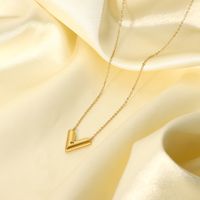 18k Gold-plated Stainless Steel V-shaped Inlaid Zirconium Pendant Necklace main image 3