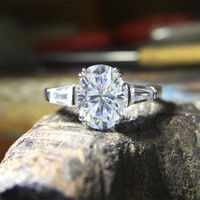 Bague De Dames De Mariage En Trois Dimensions Avec Gros Diamants Incrustés De Cuivre Simple À La Mode main image 1