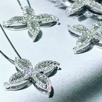 Simple Flower Shaped Inlaid Zircon Copper Necklace Wholesale main image 5