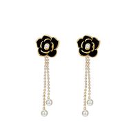 Retro Diamond Black Camellia Earrings Fashion Alloy Earrings sku image 1