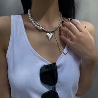 Vintage Stacked Irregular Heart Pearl Titanium Steel Necklace Wholesale main image 3