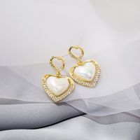 Pendientes Tridimensionales De Aleación De Perlas En Forma De Corazón De Doble Capa De Moda main image 2