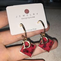 Simple Fashionable Letter D Shell Women's Geometric Alloy Earrings main image 5