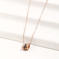 Collier En Zircon Noir Avec Trois Anneaux Simples En Or Rose Et En Acier Au Titane sku image 1