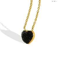 Simple Heart-shaped Black Diamond Pendant Necklace Fashion Titanium Steel Gold-plated Clavicle Chain main image 2