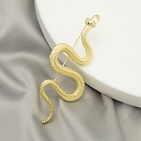 Retro Snake-shaped Alloy Brooch Fashion Suit Jacket Accessories Pin main image 4