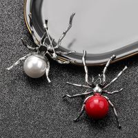 Fashionable Metal Imitation Pearl Spider Insect Corsage Alloy Brooch Clothing Accessories main image 3