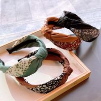 Retro Floral Printing Contrast Color Kink Stitching Headband Wholesale main image 1