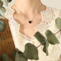 Simple Heart-shaped Black Diamond Pendant Necklace Fashion Titanium Steel Gold-plated Clavicle Chain sku image 1