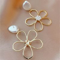 Blume Eingelegte Perlen Legierung Künstliche Edelsteine Ohrringe sku image 3