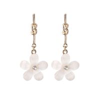 Fashion White Daisy Flower Pearl Tassel Earrings Wholesale sku image 2