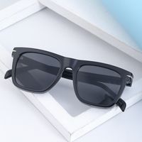 Retro Square Frame Rivet Sunglasses Small Frame Sunglasses Wholesale main image 3