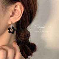 Fashion Black Flower Earrings Simple Alloy Drop Earrings main image 1
