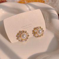 Pendientes De Perlas De Moda Pendientes De Aleación De Diamantes Con Incrustaciones Simples sku image 1
