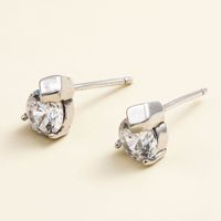 Boucles D&#39;oreilles En Argent 925 Zircon De Petite Niche De Luxe Léger main image 4