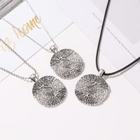 New Retro Tree Of Life Round Pendent Alloy Clavicle Chain Wholesale main image 3