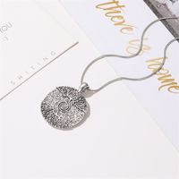 New Retro Tree Of Life Round Pendent Alloy Clavicle Chain Wholesale main image 5