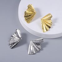 Fashion Metal Texture Butterfly Earrings Retro Folds Ginkgo Leaf Earrings Wholesale main image 3