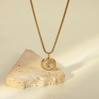 Collier Pendentif Rond En Acier Inoxydable Avec Coquille Blanche Naturelle En Or 14 Carats main image 2