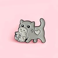 Cute Cartoon Cat Mother With Kitten Alloy Brooch main image 1