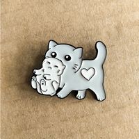 Cute Cartoon Cat Mother With Kitten Alloy Brooch main image 3
