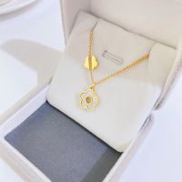 New Titanium Steel Plated 18k Gold Simple Lucky Flower Flower Clavicle Chain main image 5