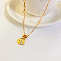 Fashion Simple Titanium Steel Necklace 18k Gold Plated Flower Mother-of-pearl Inlaid Necklace main image 3