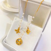 Simple Lucky Four-leaf Clover Pendant Titanium Steel Necklace Plated 18k Gold Pearl Necklace sku image 1
