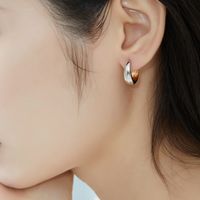 Art Und Weise S925 Silberne Ohrringe Zweifarbige Nähende Bandohrringe main image 3