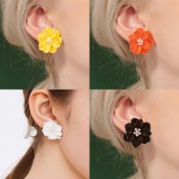 New Simple Camellia Three-dimensional White Flower Pearl Earrings main image 1