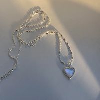 Ladies Fashion Heart-shaped Acrylic Geometric Pendant Alloy Necklace main image 6
