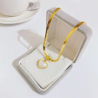Mode Neue Titanstahlbeschichtete 18 Karat Gold Einfache Herzförmige Perlenkette main image 1