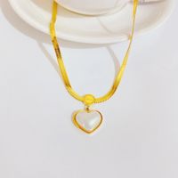 Mode Neue Titanstahlbeschichtete 18 Karat Gold Einfache Herzförmige Perlenkette main image 4