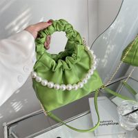 Koreanischer Stil Plissierte Einfarbige Perlenkettenkuriertasche 21 * 15 * 13cm main image 2