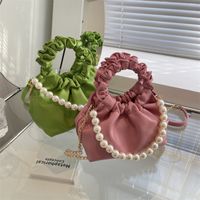 Koreanischer Stil Plissierte Einfarbige Perlenkettenkuriertasche 21 * 15 * 13cm main image 5