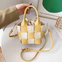 Female Summer New Fashion Stitching Plaid Messenger Portable Bucket Bag22*13*14cm main image 1