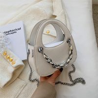 Fashion Solid Color Metai Chain Small Shoulder Messenger Bag 20*12*8cm sku image 3