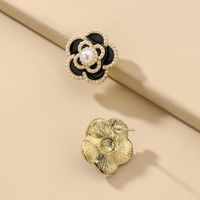 Retro Drop Oil Pearl Flower Female Fashion Sweet Earrings Wholesale main image 4