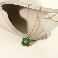 18k Gold Plated Stainless Steel Eight-pointed Star Inlaid Green Malachite Pendant Necklace main image 3