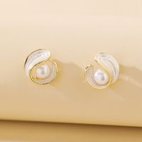 Simple Retro Pearl Geometric Female Fashion Alloy Earrings Wholesale sku image 1