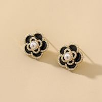 Retro Drop Oil Pearl Flower Female Fashion Sweet Earrings Wholesale sku image 1