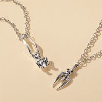 Halloween Gift Double Sword Skull Gothic Old Collarbone Alloy Necklace main image 1