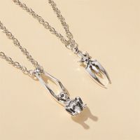 Halloween Gift Double Sword Skull Gothic Old Collarbone Alloy Necklace main image 4