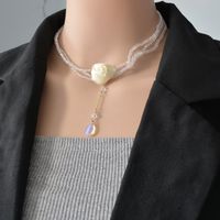 Collar De Aleación Multicapa Rosa Con Colgante De Cristal De Camelia Retro Para Mujer main image 1